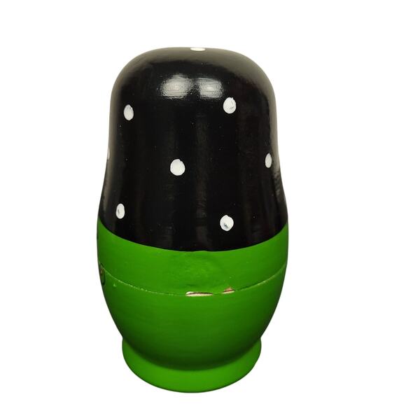 Wooden Russian Nesting Dolls Set of 5 Hand Painted Matryoshka Dolls - Picture 4 of 16